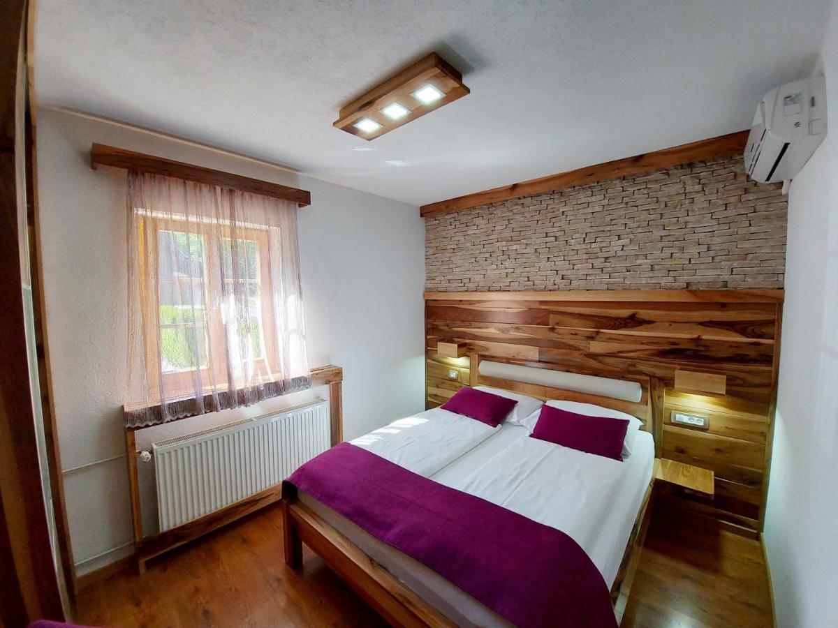 Plitvice Etno House I Bed & Breakfast พลิตวิชกา เยเซรา ภายนอก รูปภาพ