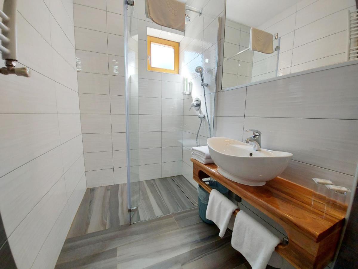 Plitvice Etno House I Bed & Breakfast พลิตวิชกา เยเซรา ภายนอก รูปภาพ