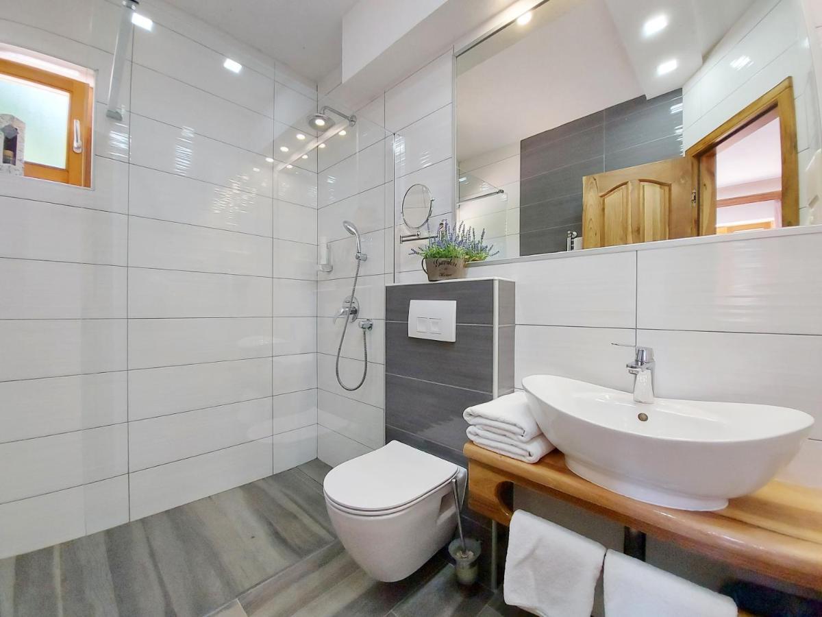 Plitvice Etno House I Bed & Breakfast พลิตวิชกา เยเซรา ภายนอก รูปภาพ