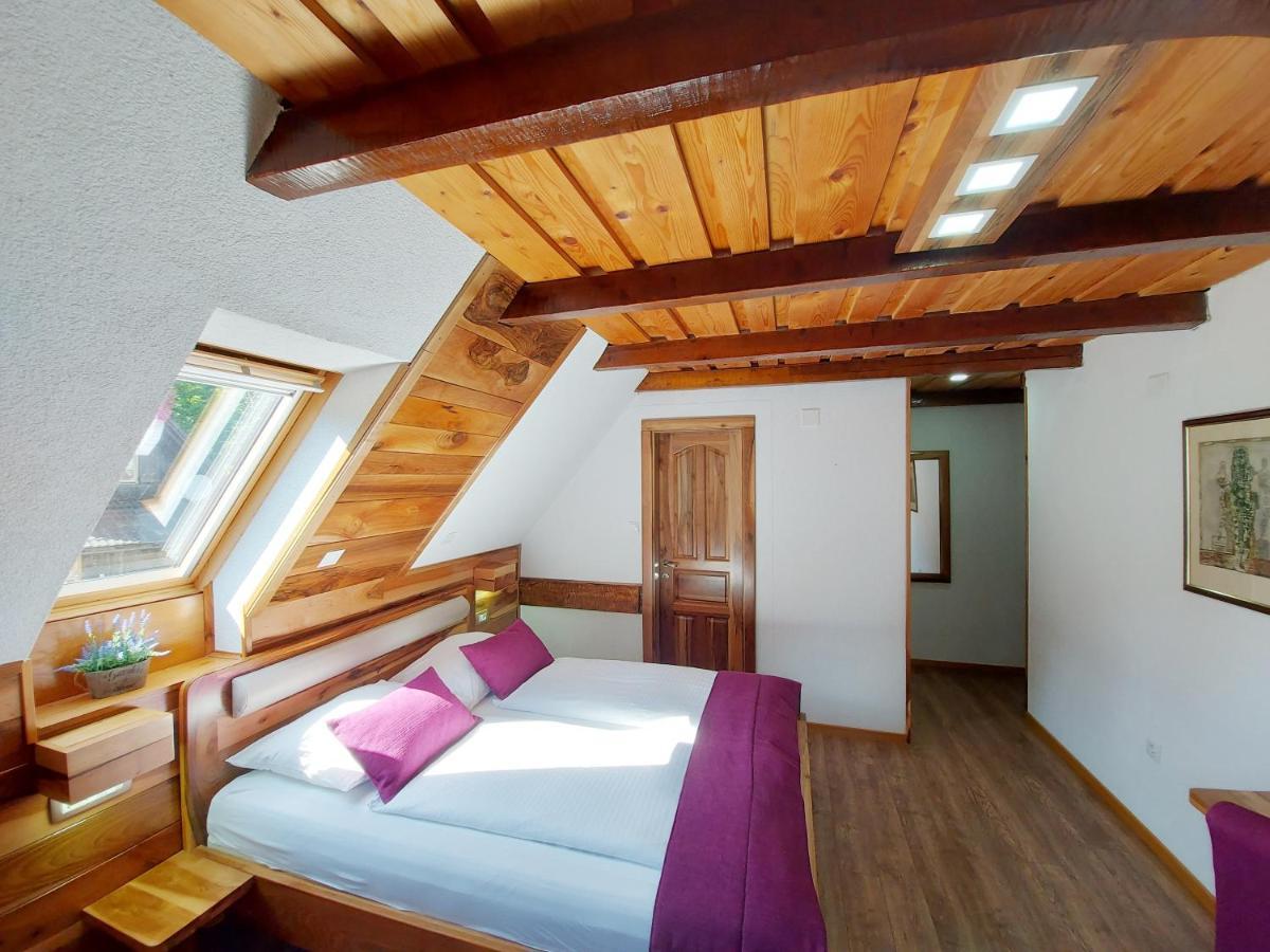 Plitvice Etno House I Bed & Breakfast พลิตวิชกา เยเซรา ภายนอก รูปภาพ