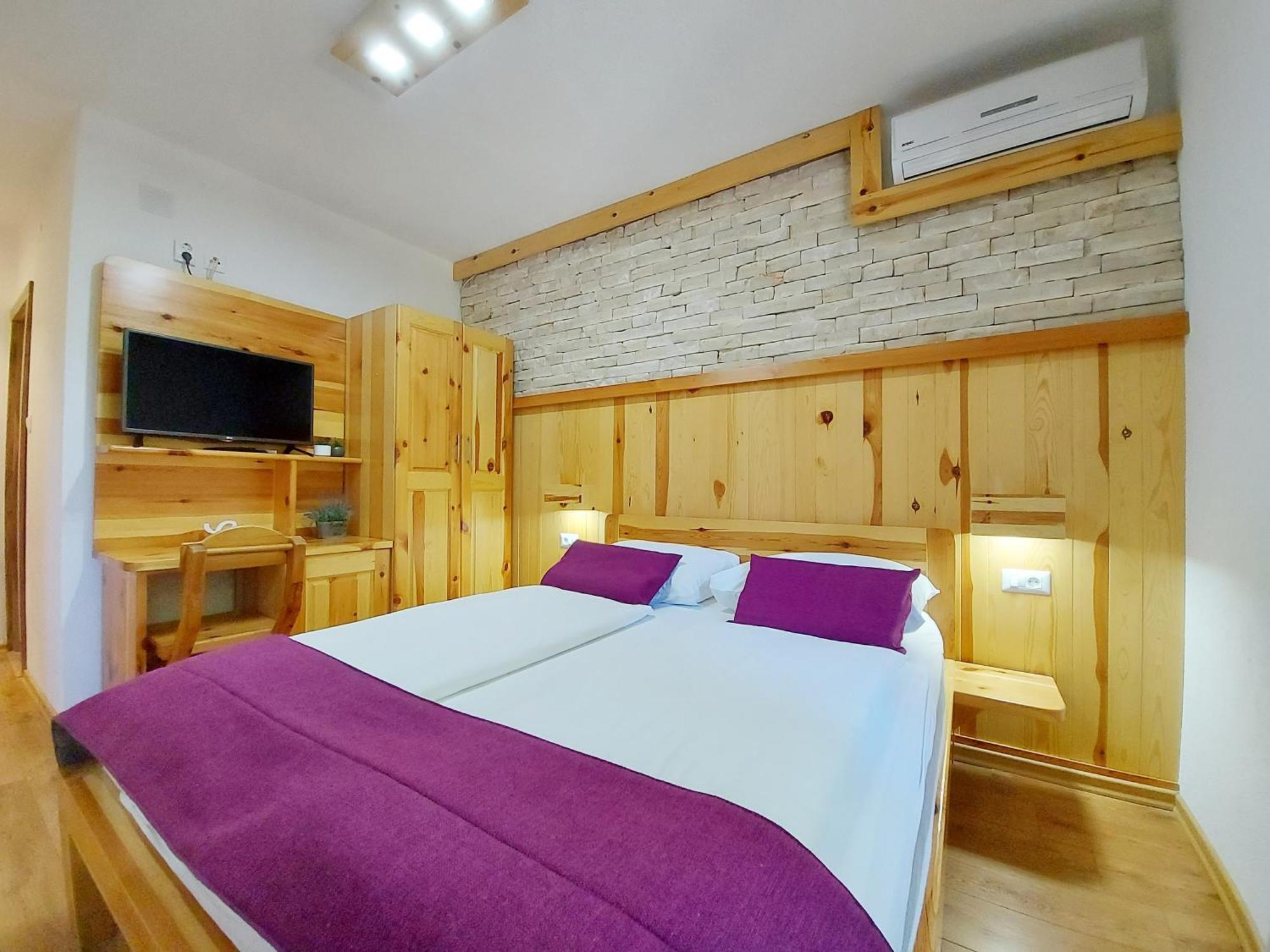 Plitvice Etno House I Bed & Breakfast พลิตวิชกา เยเซรา ภายนอก รูปภาพ